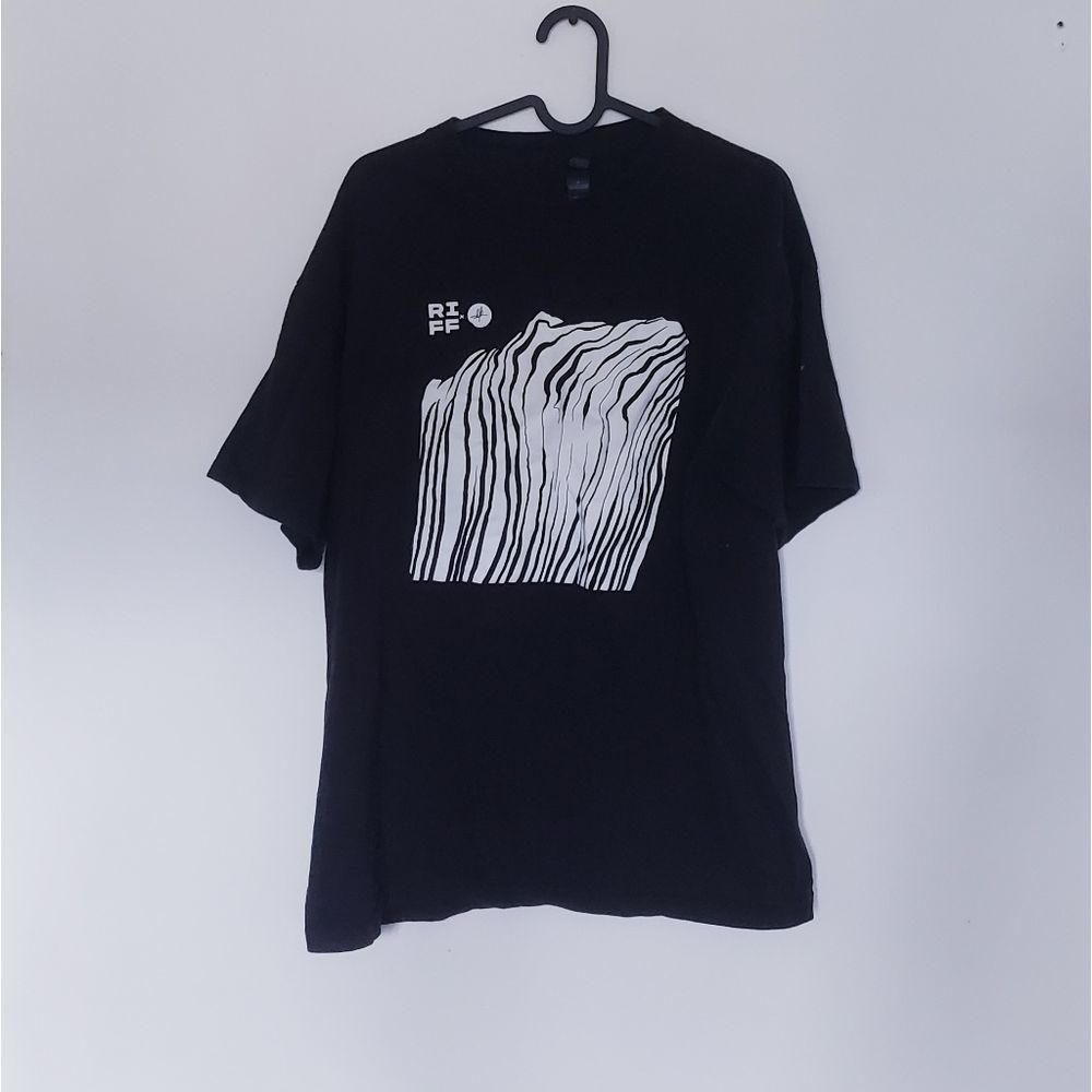 M&O Gold Graffic Tee Shirt
